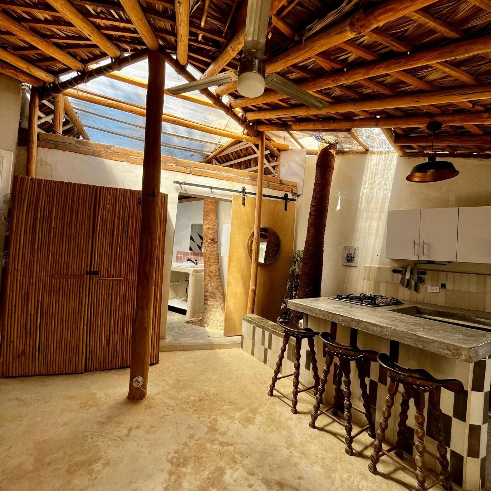 La Sardina Hostel Тодос Сантос Екстериор снимка